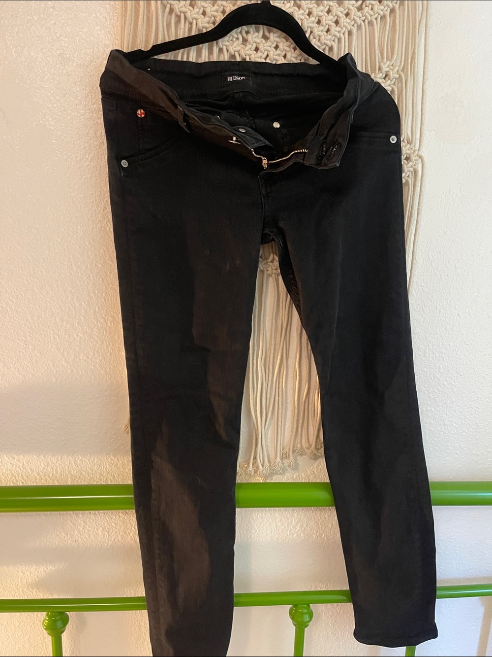 Hudson Women’s Black Skinny Jeans — Classic Stretch Denim